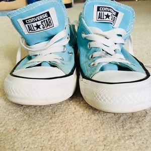Converse Sneakers- unisex 4 men’s/ size 6 women